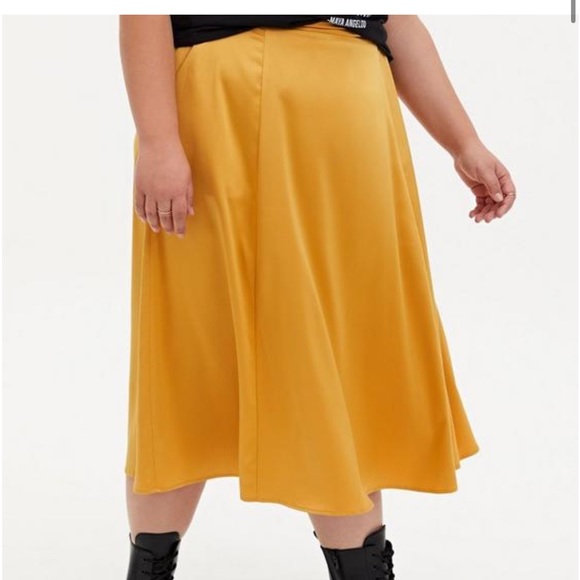 Golden Yellow satin tea length torrid skirt - Picture 4 of 8